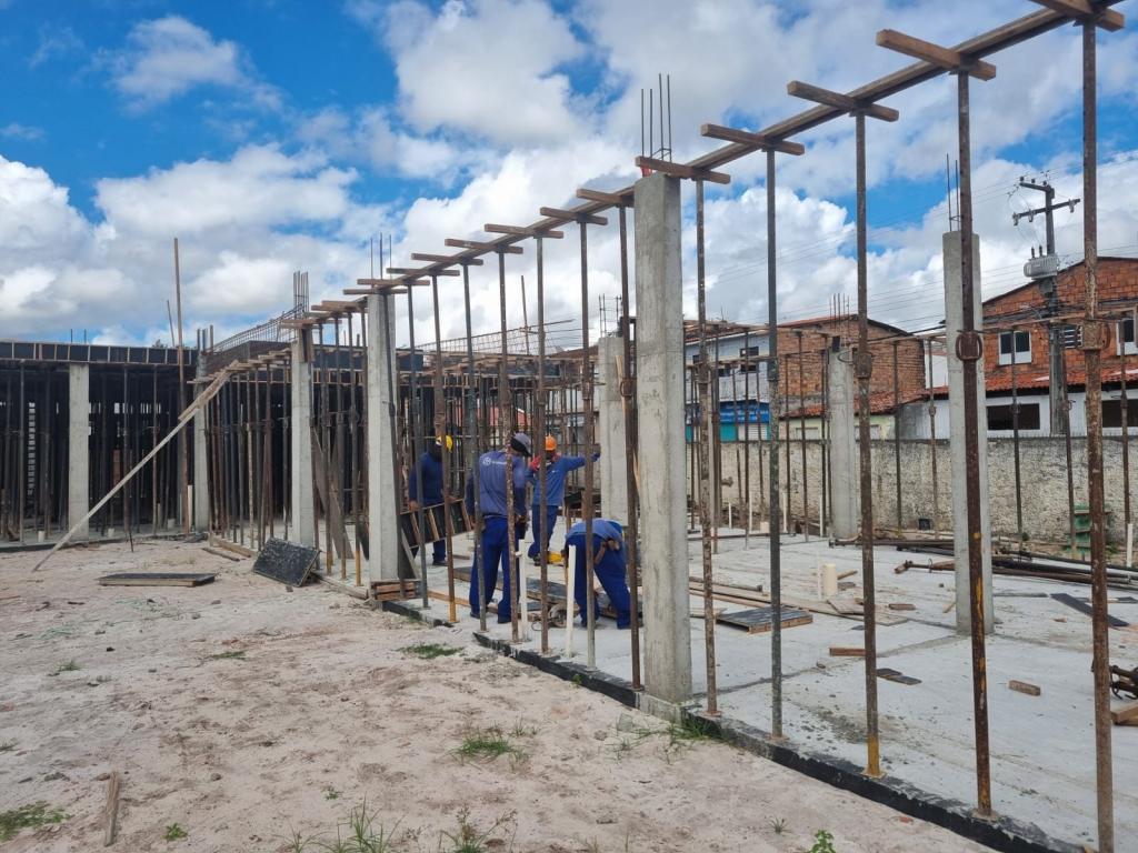 Construção e reforma de 13 escolas ofertará mais de 4 mil novas vagas