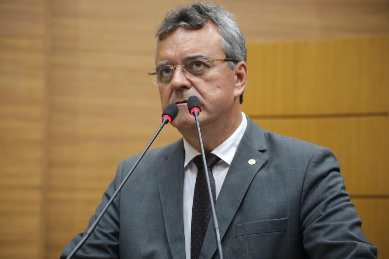 Deputado destaca reunião com o presidente da Caixa Econômica Federal