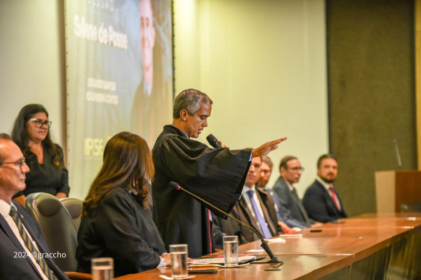 Eduardo Côrtes é empossado procurador-geral de contas do Estado de Sergipe