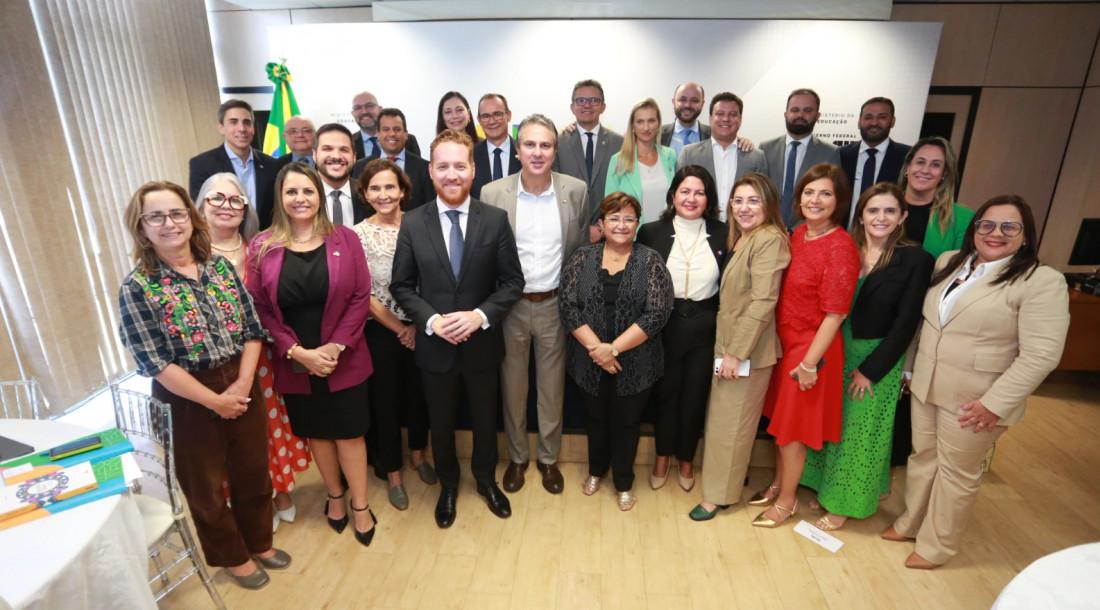 Em Brasília, secretário Zezinho Sobral representa Sergipe em reunião de integração com Ministério da Educação