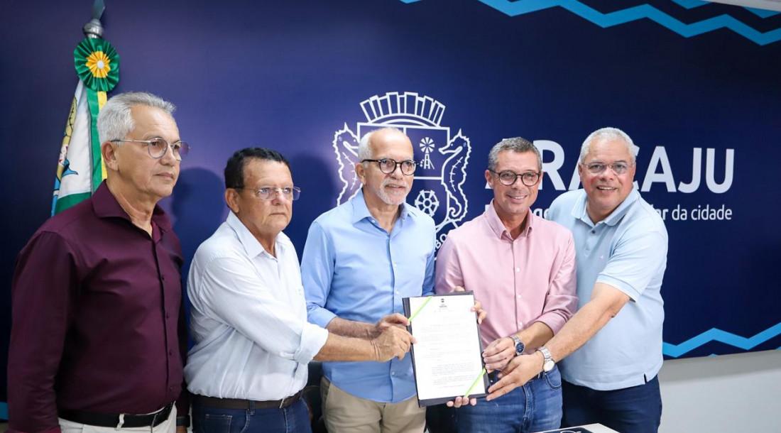Fábio Mitidieri assina isenção de ICMS para empresas de ônibus da região metropolitana de Aracaju