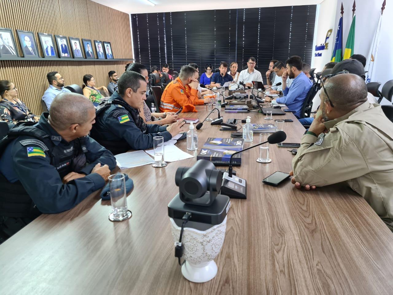 Fecomércio realiza reunião sobre a segurança da apresentação da Esquadrilha da Fumaça