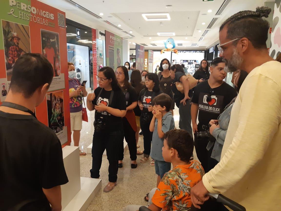Fotógrafos com Síndrome de Down homenageiam culinária aracajuana em exposição