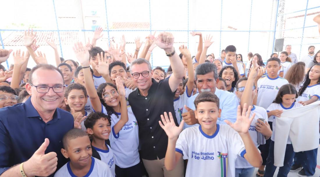 Governo  entrega climatização e quadra esportiva na Escola Estadual 8 de Julho