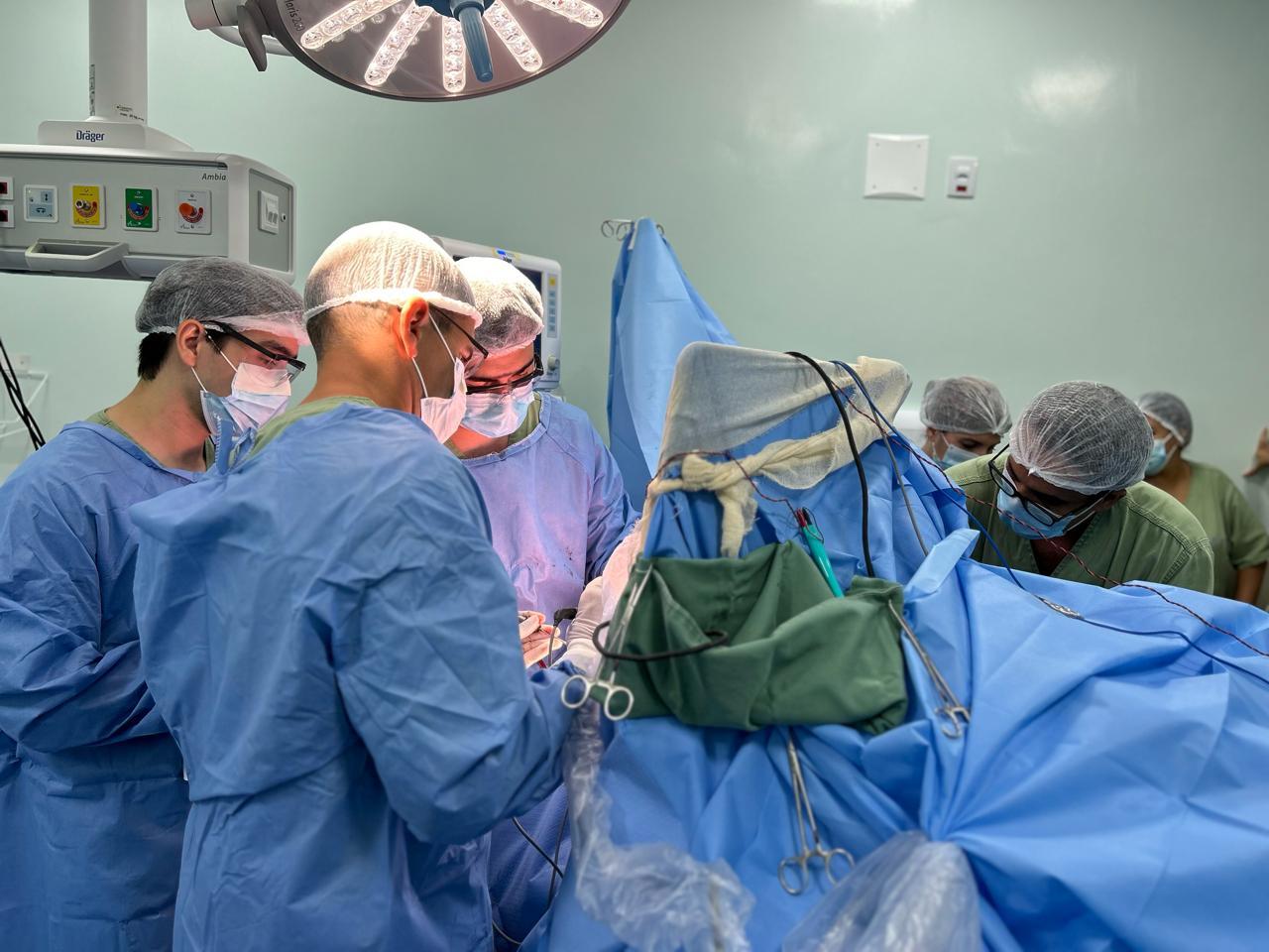 Hospital de Cirurgia realiza em Sergipe a 1ª neurocirurgia do Brasil com mapeamento das emoções