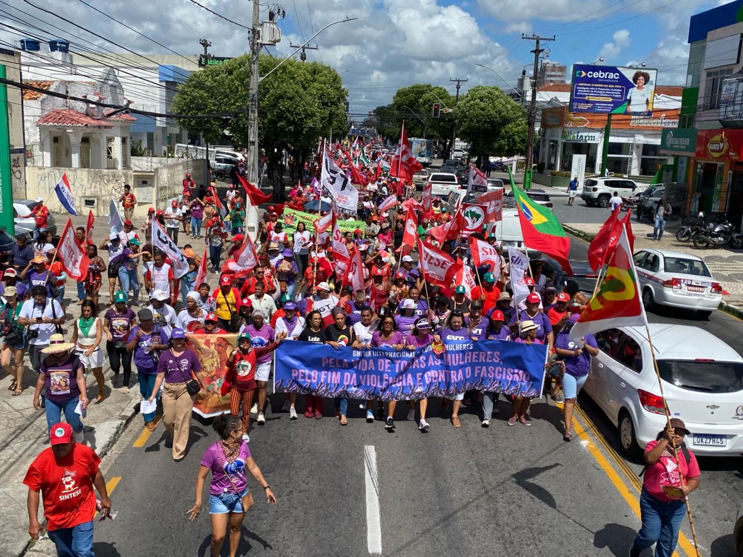 Mulheres de Sergipe se unem em caminhada de luta contra violências e fascismo