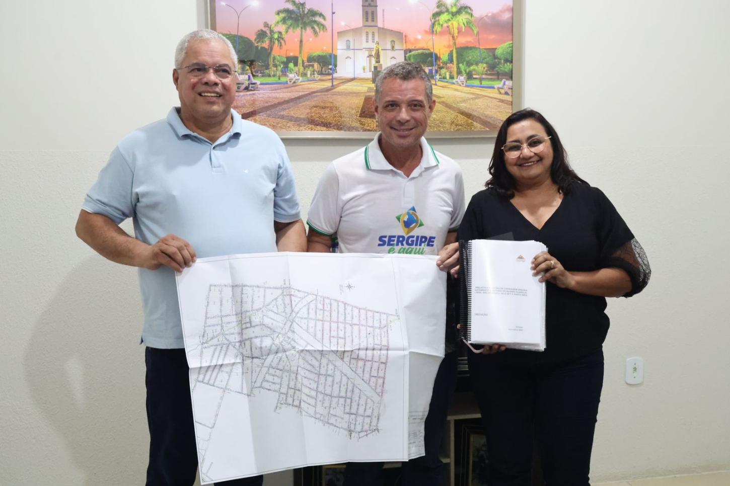 Padre Inaldo anuncia projeto para obras de drenagem e pavimentação do Guajará