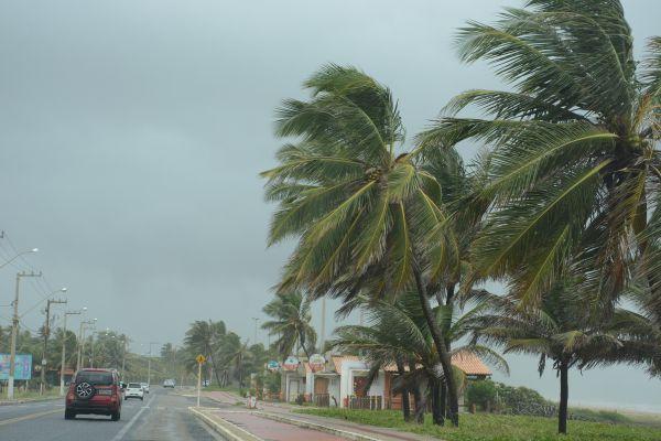 Pode chover forte com ventos intensos em Sergipe, diz Semac