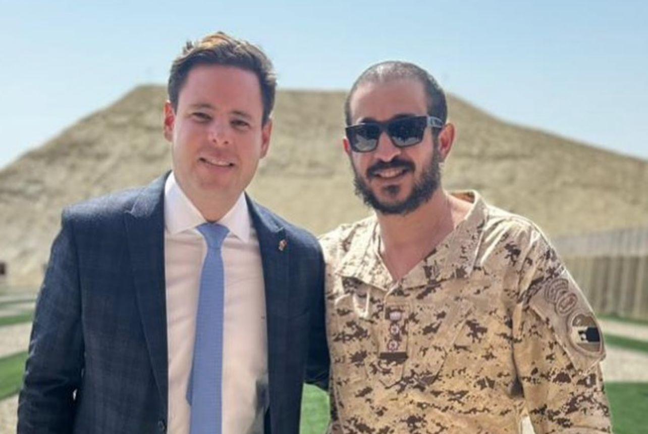 Rodrigo é recebido pelos Príncipes Khaled e Nasser durante missão oficial no Bahrein
