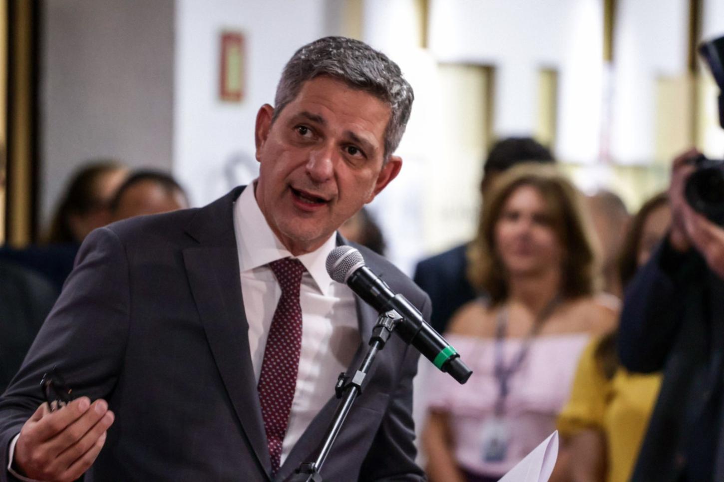 Rogério Carvalho enaltece papel do Palácio Monroe na consolidação da democracia