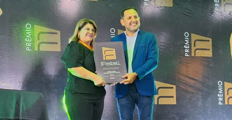 Senac recebe prêmio Fesbell de melhor escola profissionalizante de beleza