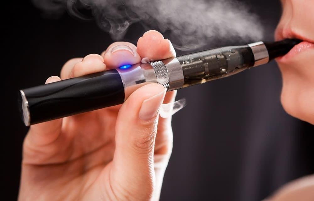 Cigarros eletrônicos: profissional alerta para os riscos advindos do uso
