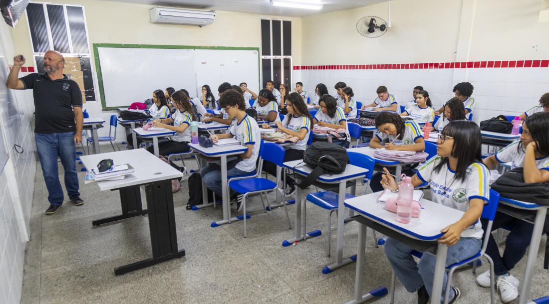 Educação foi a primeira categoria a ser contemplada com reajuste do Governo de Sergipe em 2024