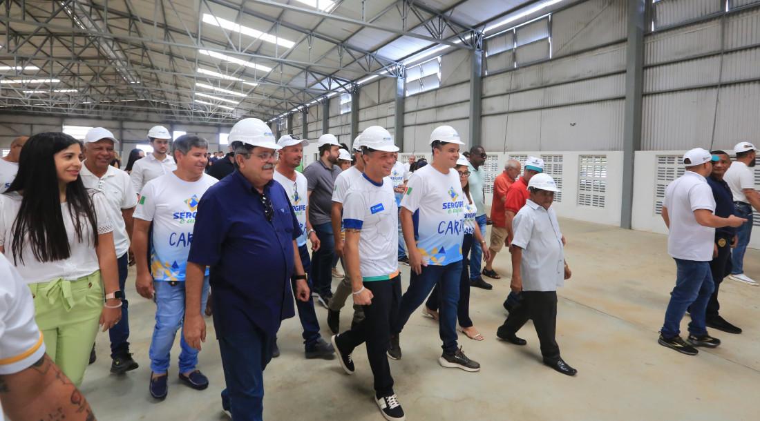 Governador realiza visita técnica em galpão industrial  em Carira