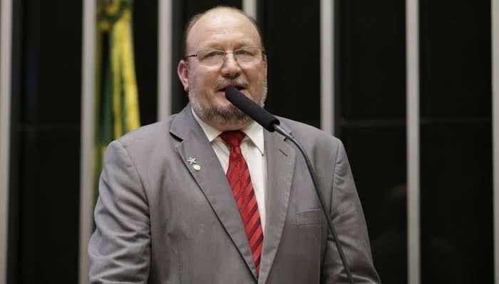 João Daniel propõe inclusão das dívidas de Casas de Farinha no programa Desenrola Campo
