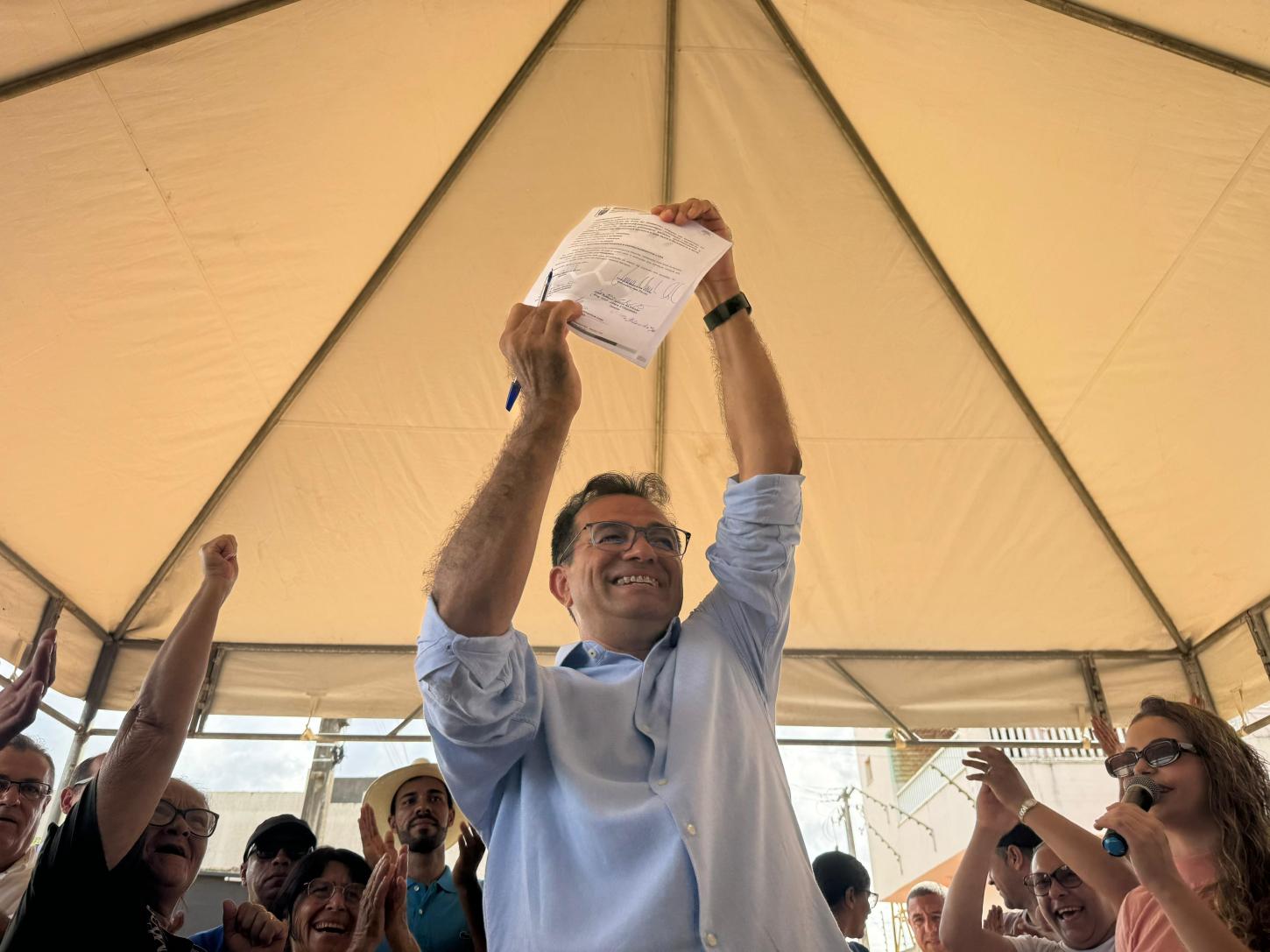 Ordem de serviço para pavimentação asfáltica do bairro Oviêdo Teixeira é assinada