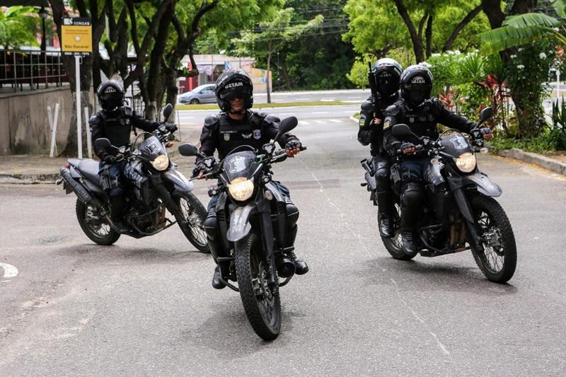 Policiais do Getam recuperam na cidade de Aracaju um celular roubado de blogueira em São Paulo
