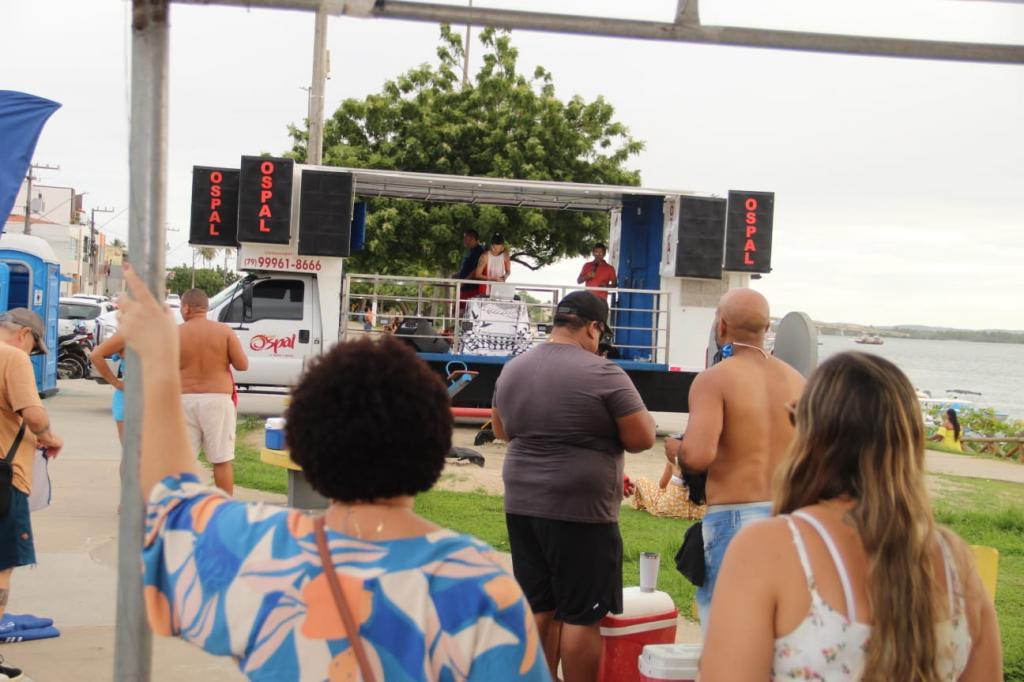 Pôr do Som: música eletrônica, forró, reggae, rock e outros estilos agitam a Orla Pôr do Sol