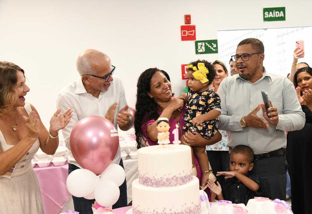 Prefeito Edvaldo celebra um ano da maternidade Lourdes Nogueira
