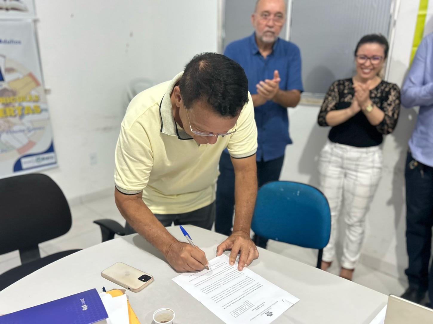 Prefeitura da Barra dos Coqueiros sanciona lei que cria novo salário base para motoristas escolares e ambulância