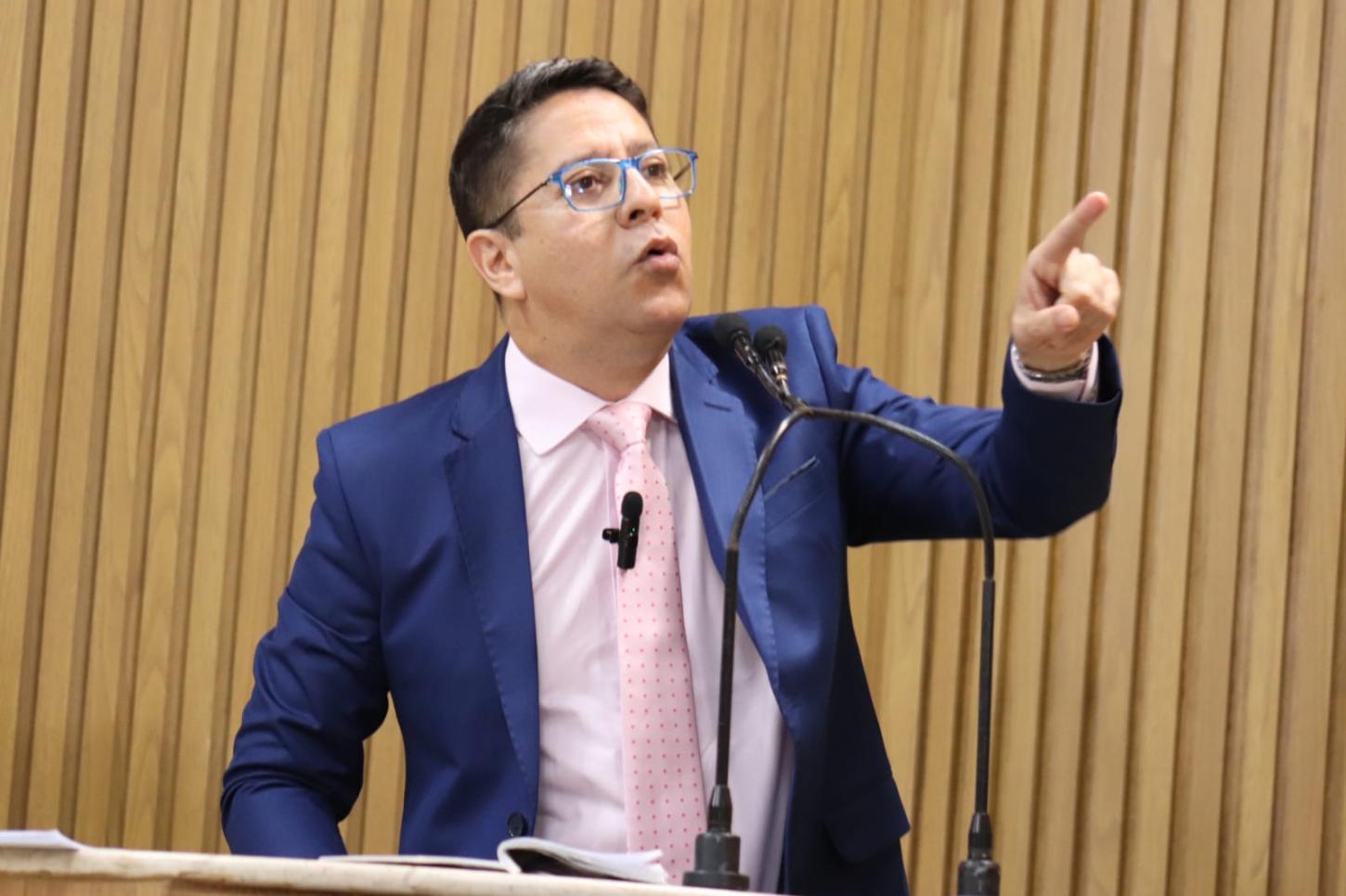 Ricardo Marques é contra o aumento da tarifa do transporte coletivo