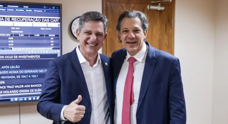 Senador Rogério Carvalho debate pautas do Governo Federal com ministro Fernando Haddad
