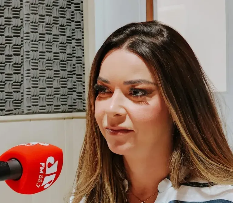 Candisse Carvalho:  “Querer impedir a existência de oposição não é saudável para a democracia”