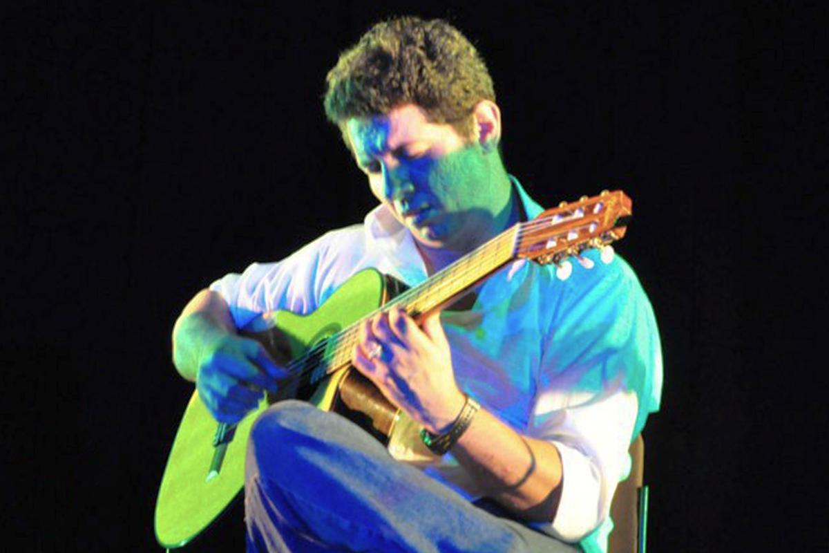 Cleudson Passos encerra a 5ª temporada do Viva Música