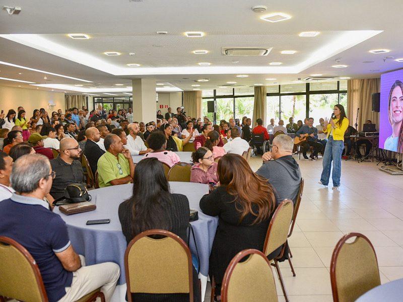 Deputada federal Yandra Moura promove encontro com líderes religiosos de 63 denominações em Aracaju