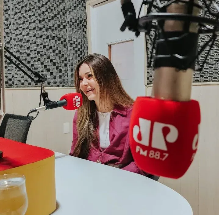 “Dizer que Aracaju está destruída? Parem! Dizer que é um cartão postal? Parem. Isso me ofende enquanto aracajuana”, diz Candisse Carvalho