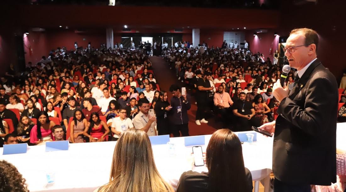 Governador em exercício enaltece protagonismo dos estudantes sergipanos no Atheneu ONU, em Aracaju