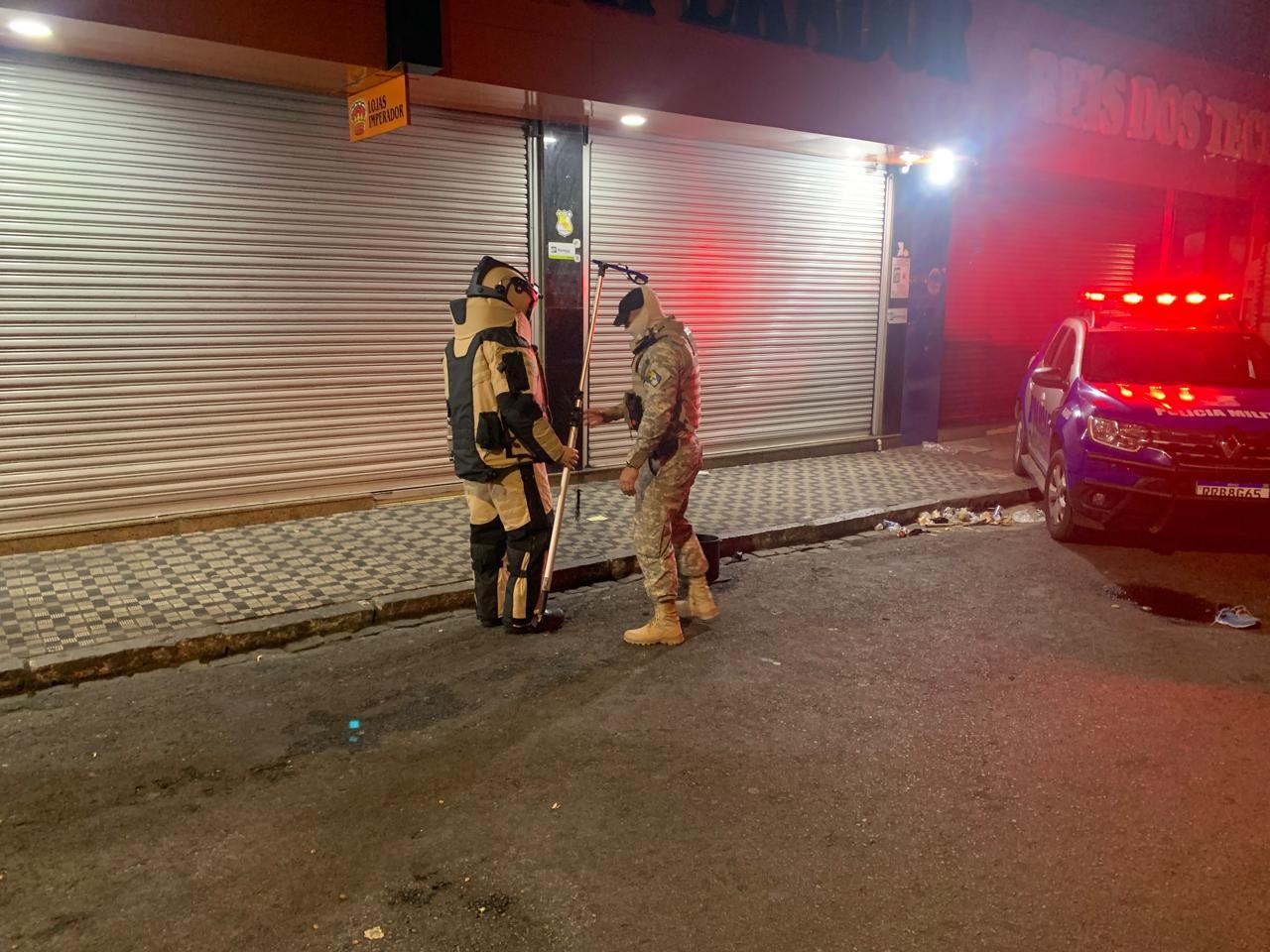 PM apreende artefatos explosivos com integrantes de torcida  e conduz mais de 100 pessoas à delegacia