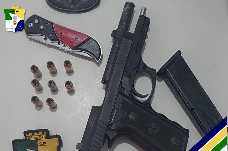 PM apreende pistola de suposto policial penal após ameaça a proprietário de estabelecimento comercial em Aracaju