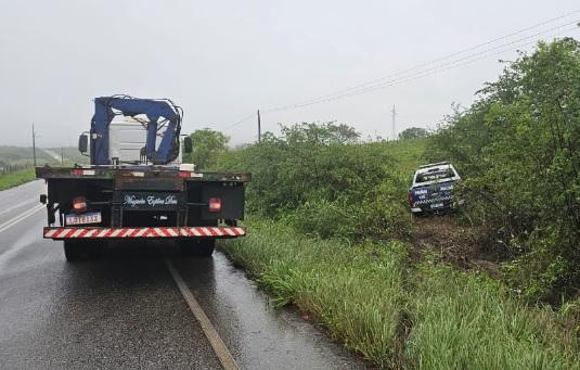Viaturas da Polícia Militar se envolvem em acidente na rota do Sertão