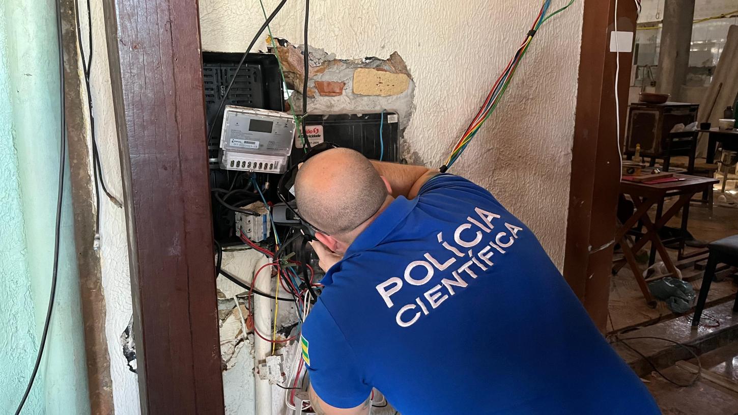 Ação integrada combate o furto de energia na Orla de Atalaia; Energisa e SSP atuaram em conjunto