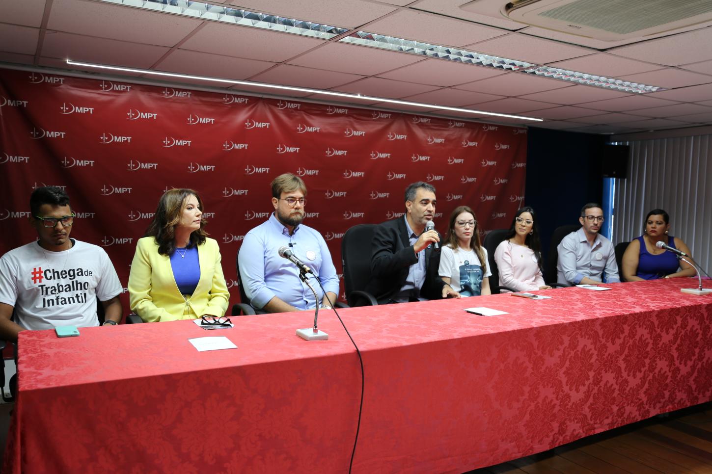 Adolescentes e jovens aprendizes participam do I Ciclo de Palestras no MPT-SE