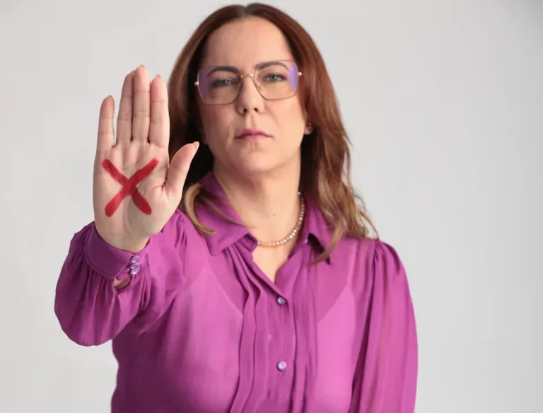 Combate à Violência contra a Mulher: presidente sanciona lei relatada por Delegada Katarina