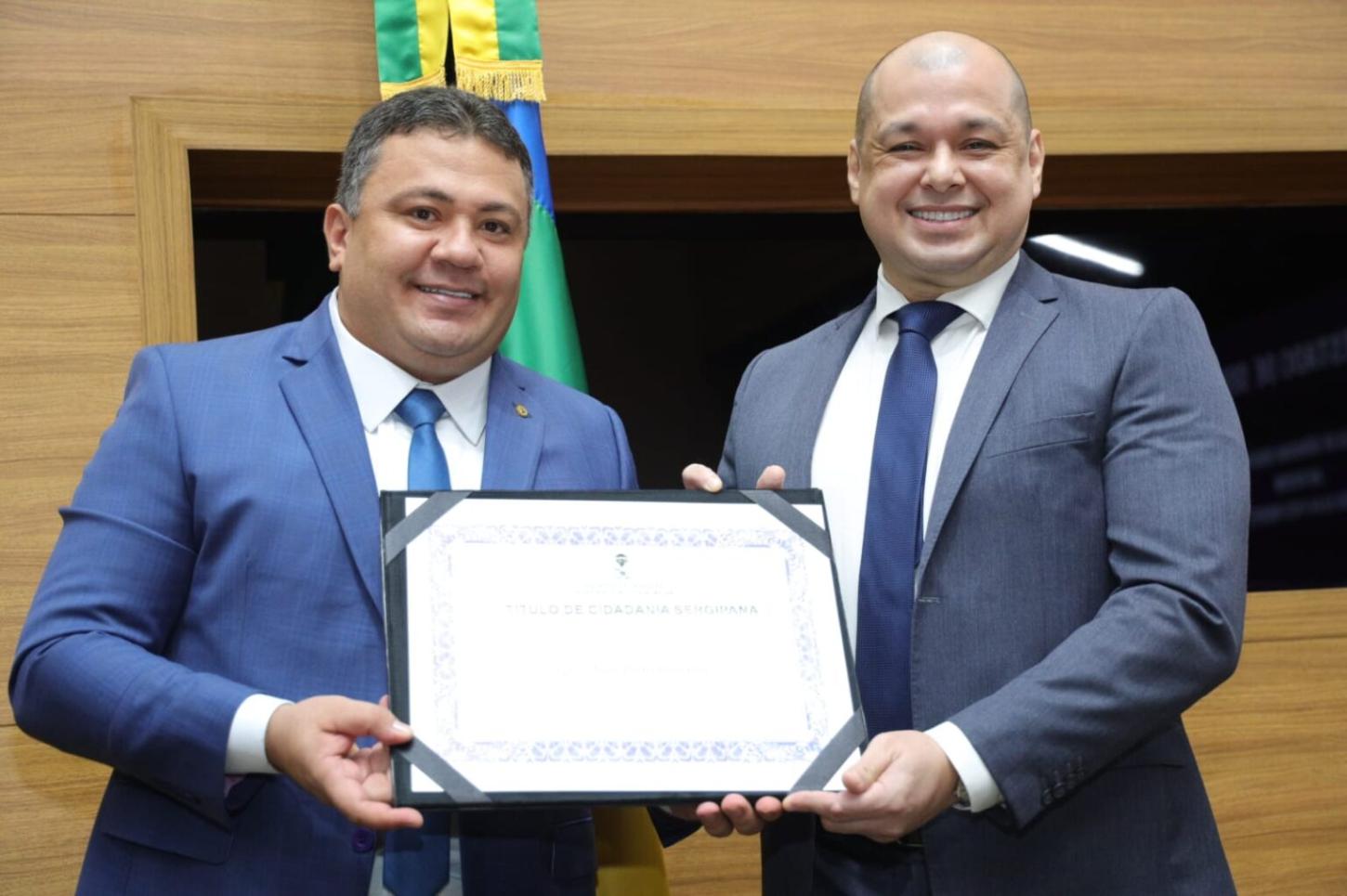 Deputados concedem Título de Cidadania Sergipana ao Delegado Fábio Alan