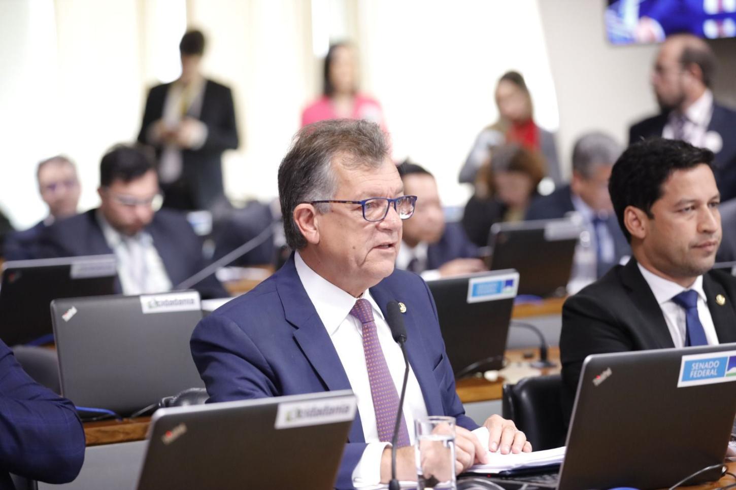 Senador Laércio Oliveira vota a favor do do Novo Ensino Médio, que inclui educação profissional