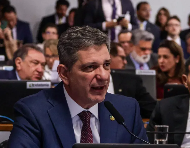 Senador Rogério Carvalho critica posturas legislativas que têm gerado regressão civilizatória no Brasil