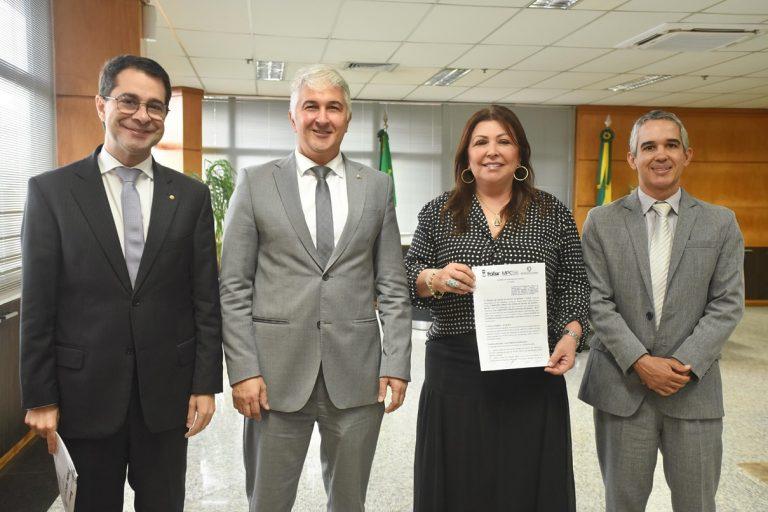 Aplicação de recursos públicos – MPSE, TCE e MPC celebram acordo de cooperação para aprimorar atuação conjunta