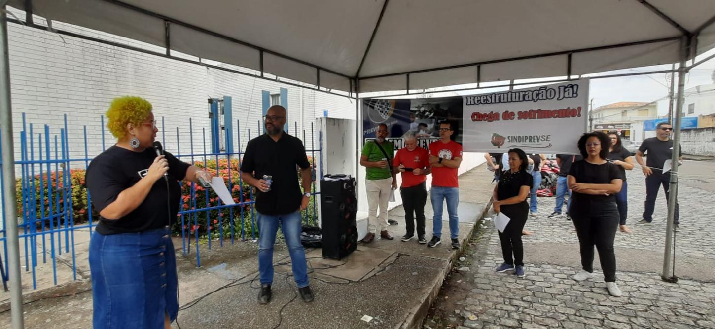 CUT/SE participa de ato dos servidores do INSS e manifesta apoio à greve