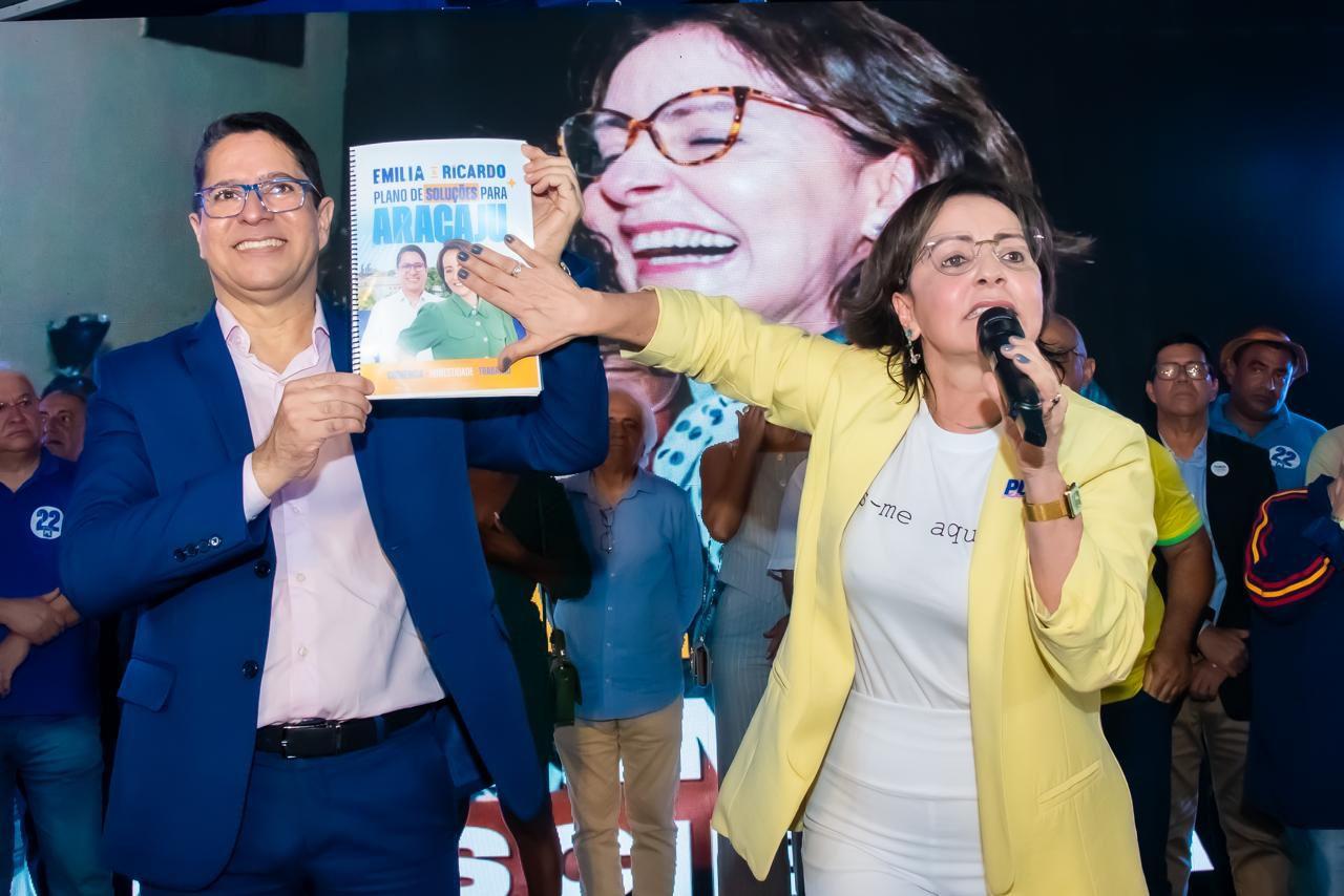 Emília e Ricardo apresentam Plano de Soluções para Aracaju durante convenção