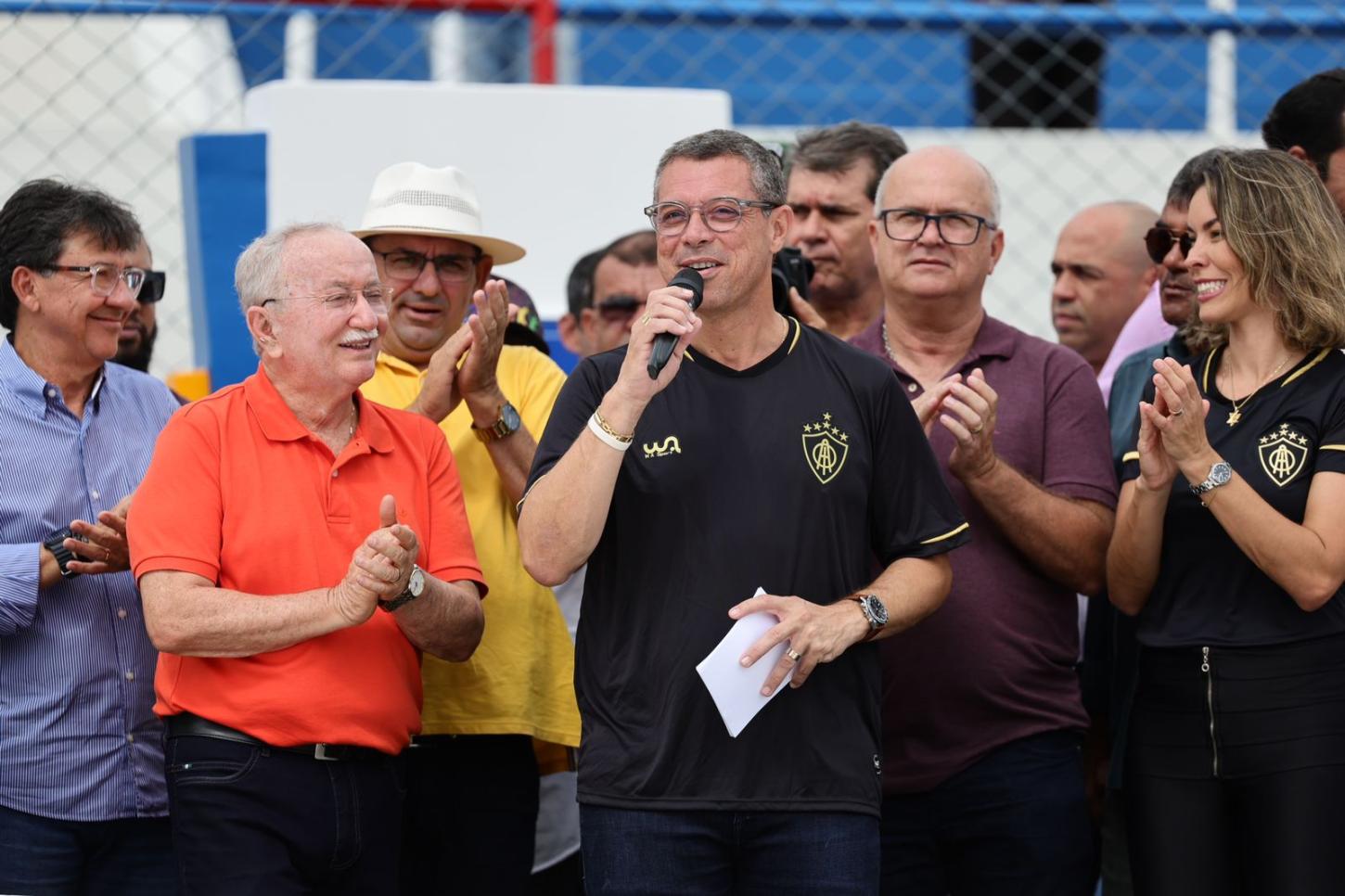 Governador Fábio Mitidieri entrega estádio Mendonção em Itabaiana