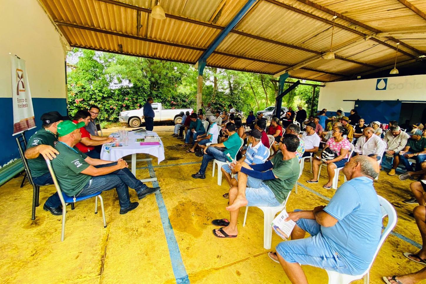 Governo do Estado auxilia irrigantes de Canindé de São Francisco a acessar crédito rural