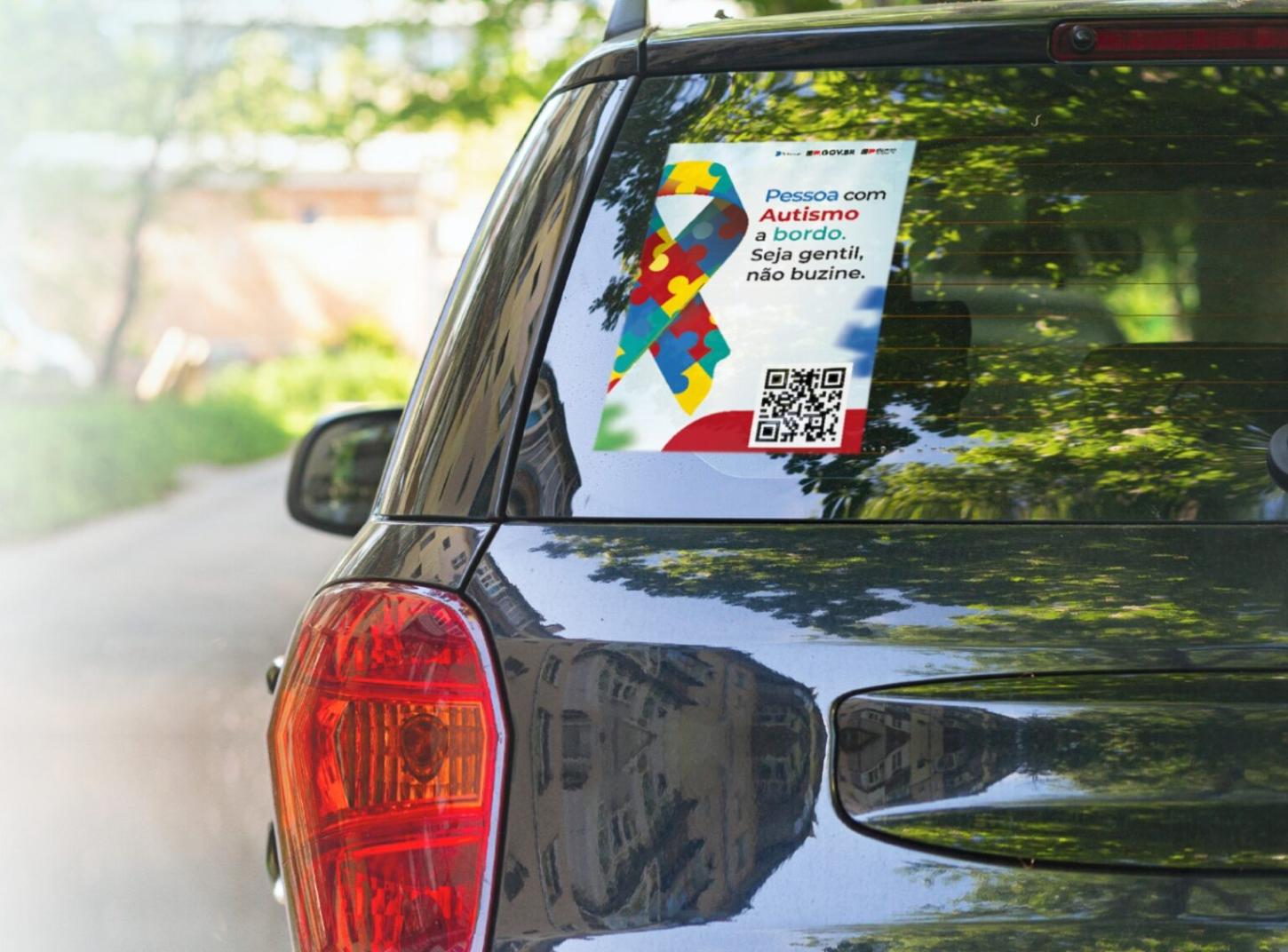 Lei aprovada institui campanha para identificação de veículos que transportem pessoas com TEA