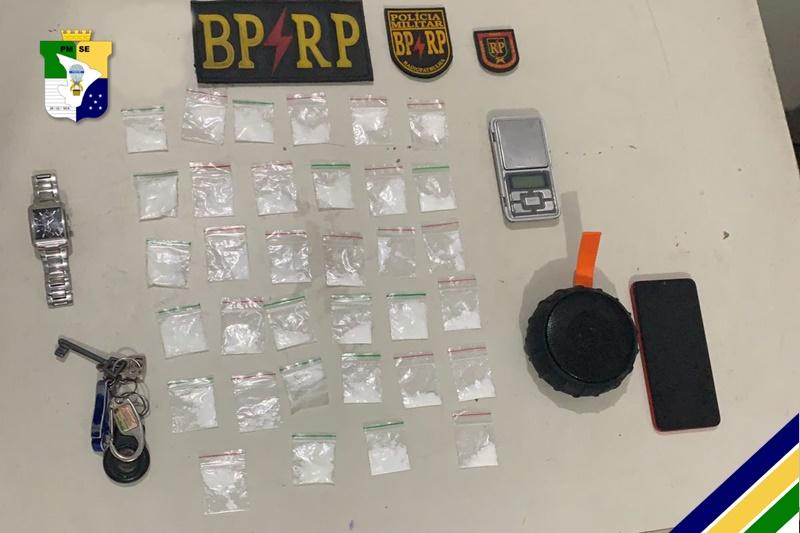 PM prende homem com 34 embalagens cem cocaína no Centro de Aracaju