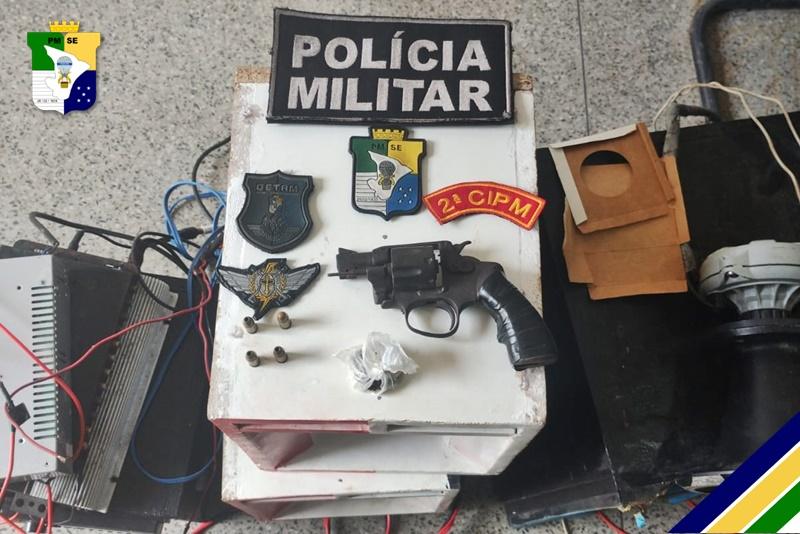 Policia prende homem por posse ilegal de revólver e perturbação do sossego na Barra 