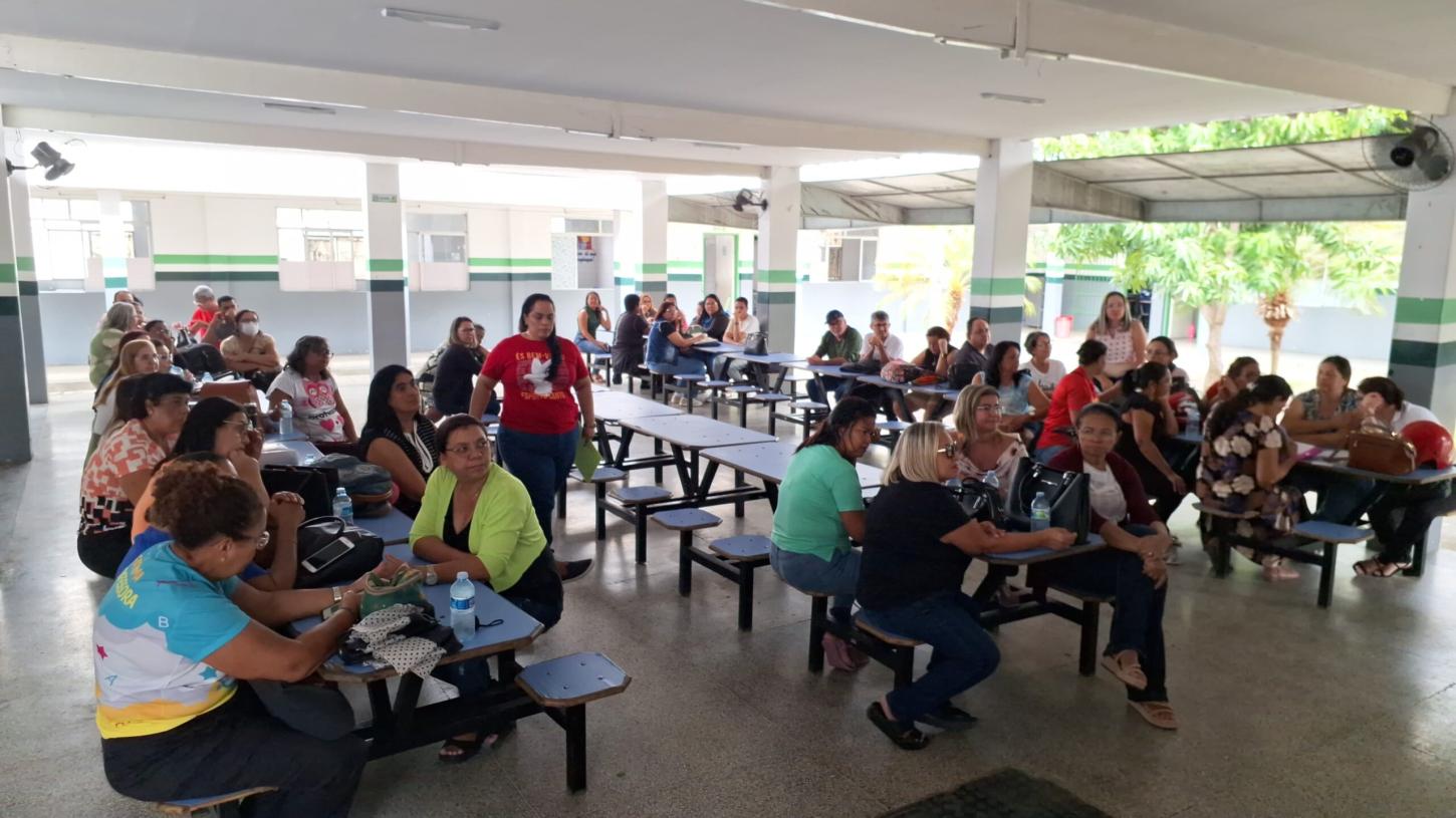 Professores da rede municipal de Canindé vão paralisar atividades em 1º de agosto