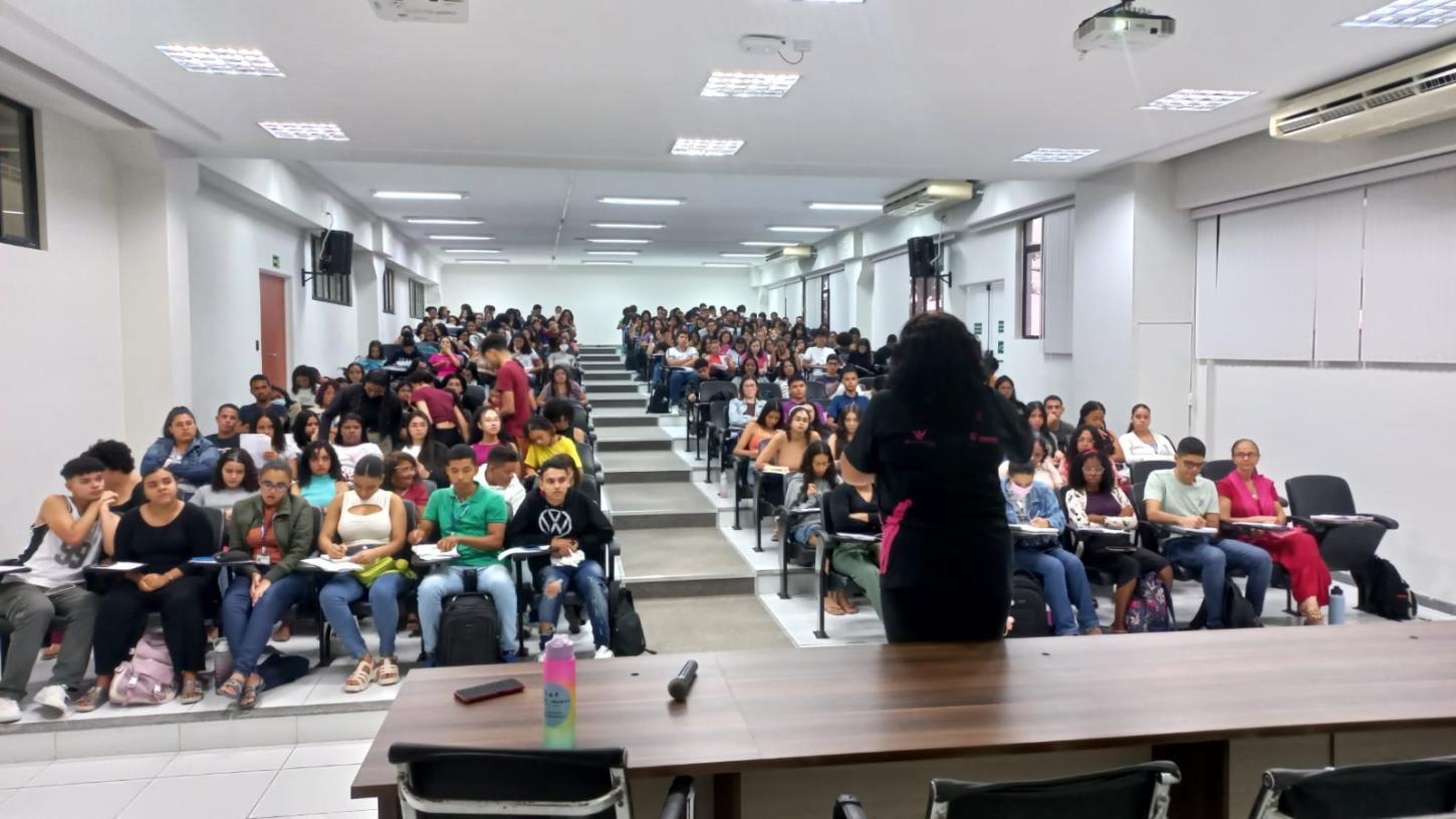 Secretaria da Educação promove revisão 'Treinando com Pesos'